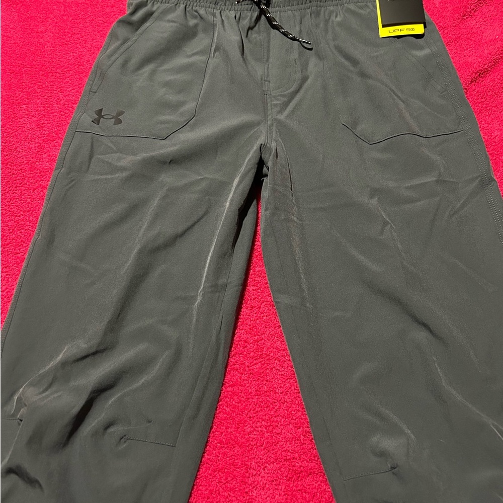 Under Armour Boys Gray Pants BRAND NEW size LARGE